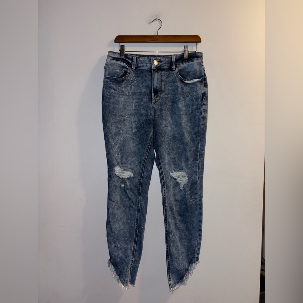 Maurice’s | Distressed Jeggings